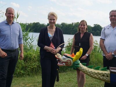 Drachenboottaufe durch Ministerpräsidentin MV, Vorstand der DSEE und des DC Zuarin